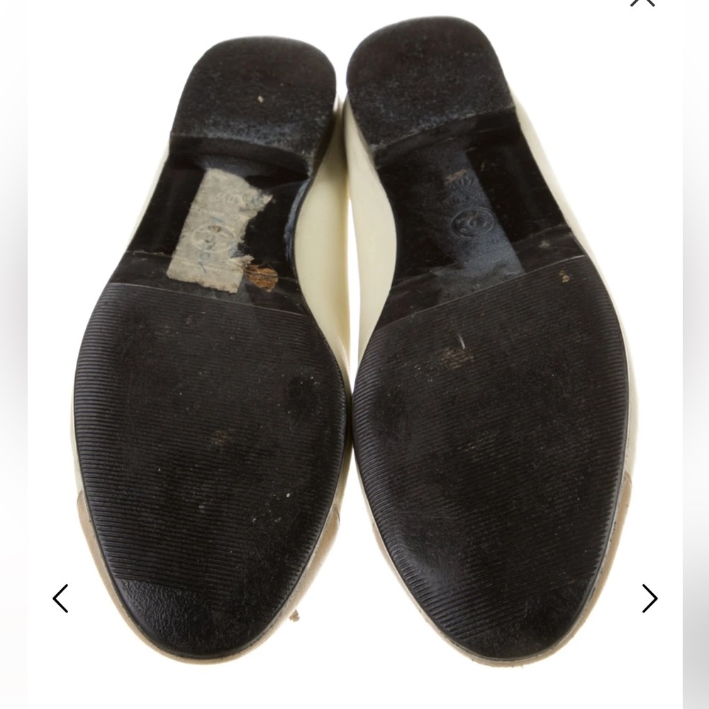 CHANEL Interlocking CC Logo Leather Ballet Flats - Picture 5 of 6